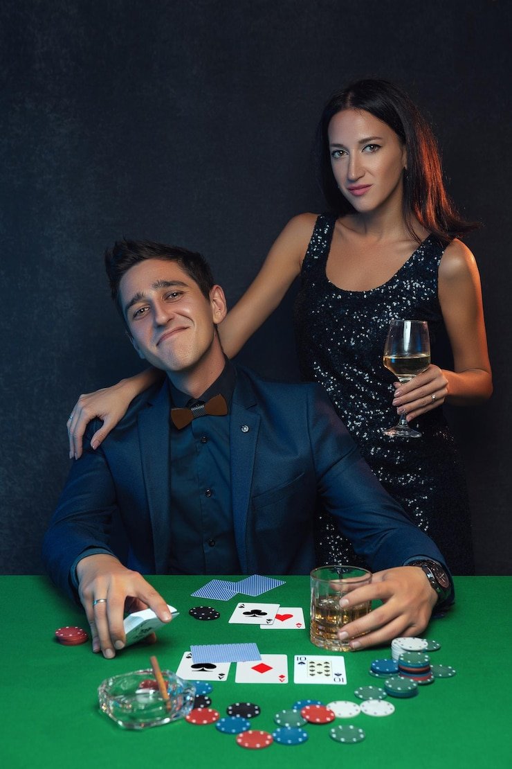 horetoto live dealer blackjack and roulette tables displayed on mobile phone screens showing HD video stream and betting interface